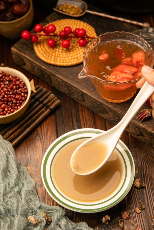 夏日清凉之选 消暑绿豆沙的美食摄影与快餐化趋势