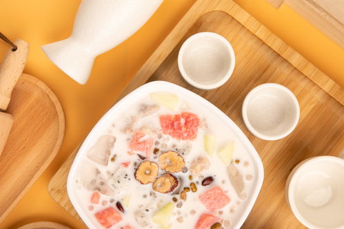 海南椰汁清补凉 夏日里的清凉佳品