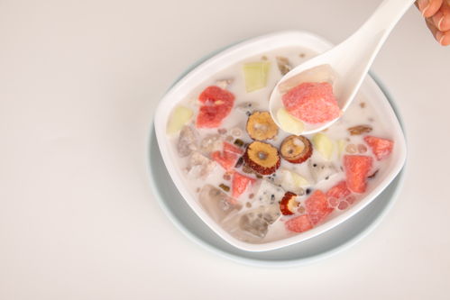 夏日清甜滋补 白底椰奶清补凉饮品摄影指南